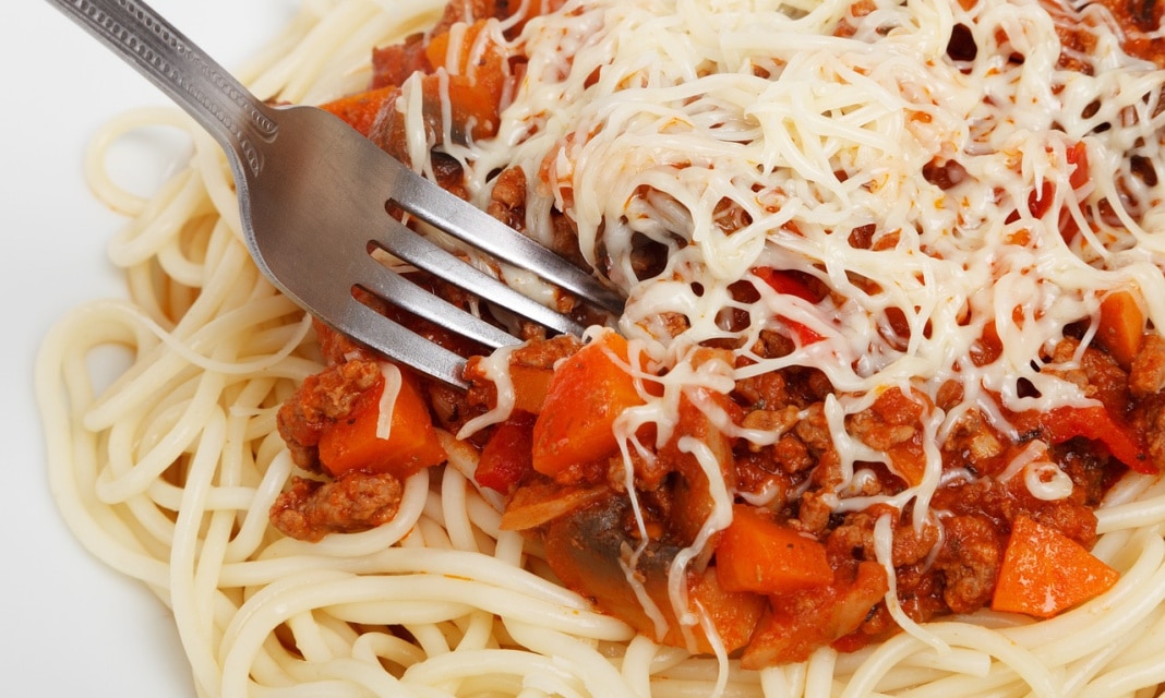 Jak przyprawić mięso mielone do spaghetti?
