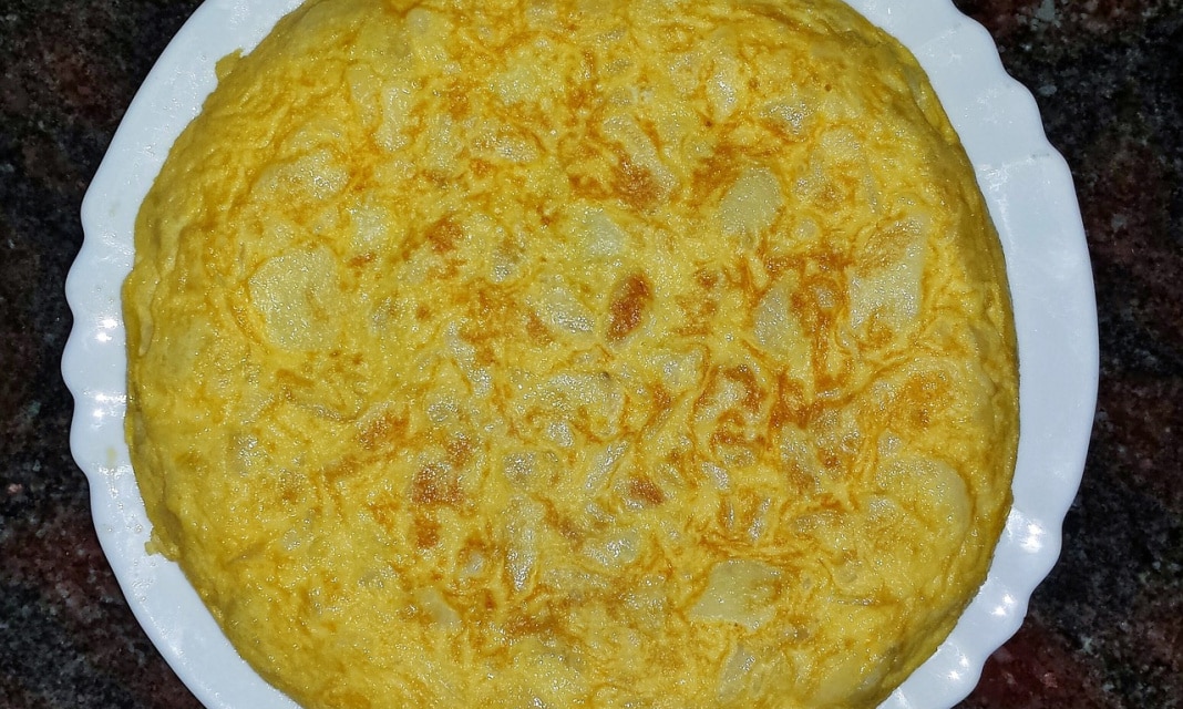 Puszysty omlet na słodko – prosty przepis